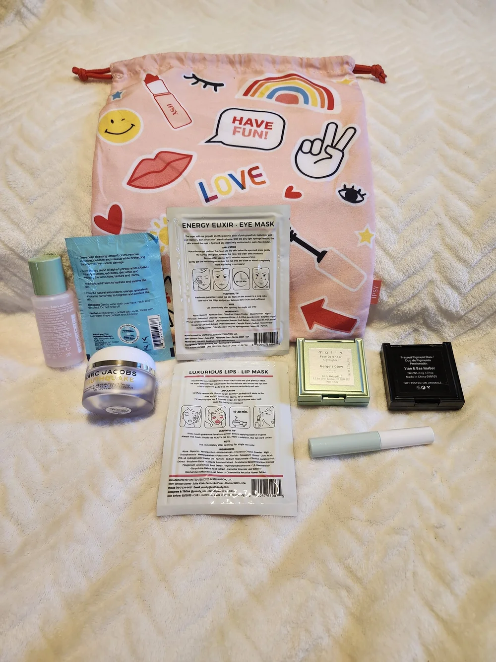 Beauty 8 Pack Skincare Set in Pink – Clinique, Marc Jacobs & More
